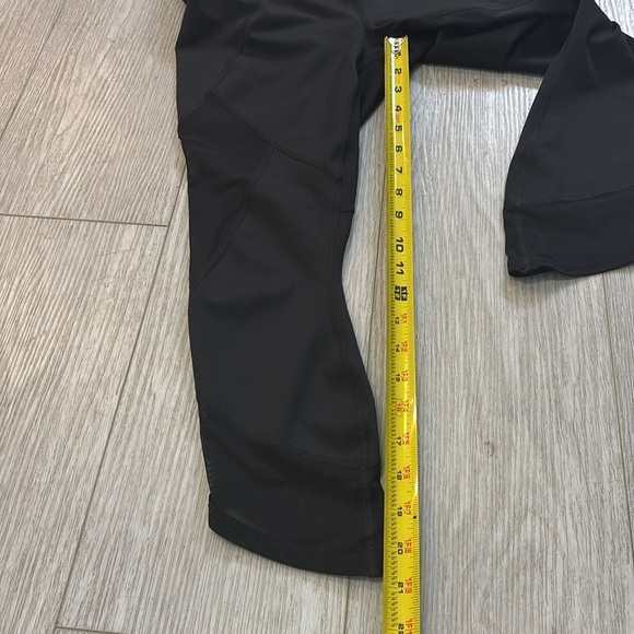 Athleta Mesh Capri Sonar Black Leggings size Small - Picture 14 of 14